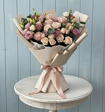 Букет цветов из:  Розы и Лизиантусы в Сингапай