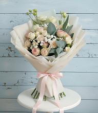 Букет цветов из:  Розы и Лизиантусы в Сингапай