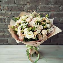Букет цветов из:  Альстромерии, Розы и Хризантемы в Сингапай
