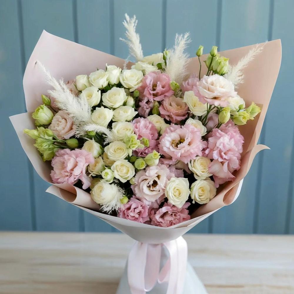 Букет цветов из: Альстромерии и Розы в Сингапай