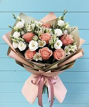 Букет цветов из:  Розы, Альстромерии и Лизиантусы в Сингапай