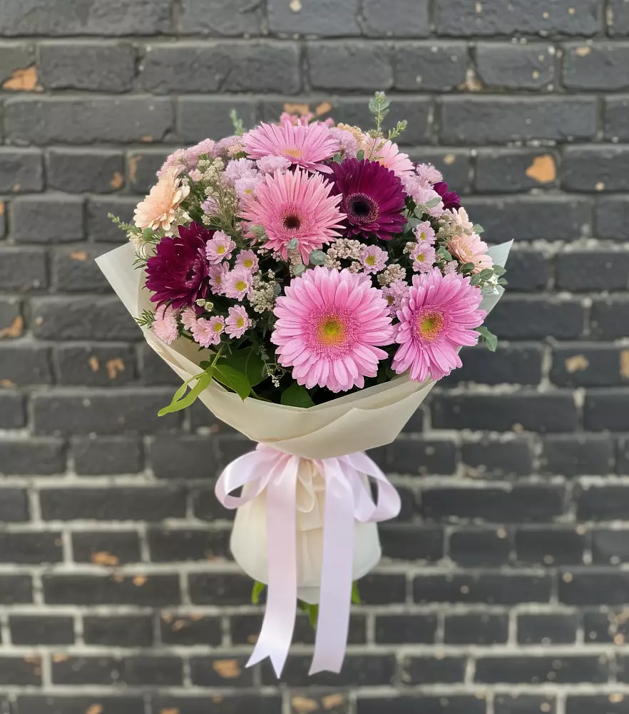Букет цветов из: Герберы и Хризантемы в Сингапай