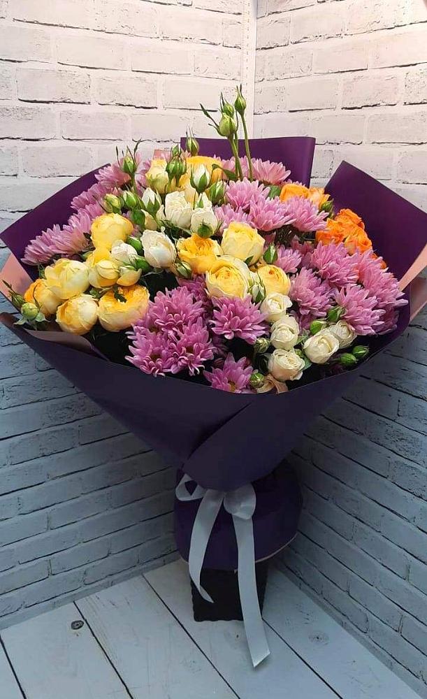 Букет цветов из: Хризантемы и Розы в Сингапай