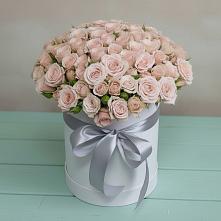 Цветочная композиция из Розы в шляпной коробке в Сингапай