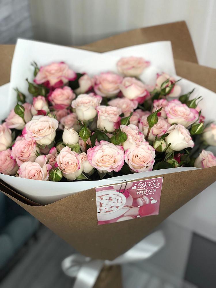 Букет цветов из: Розы в Сингапай