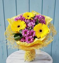 Букет цветов из:  Хризантемы и Герберы в Сингапай