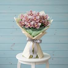 Букет цветов из:  Орхидеи и Розы в Сингапай