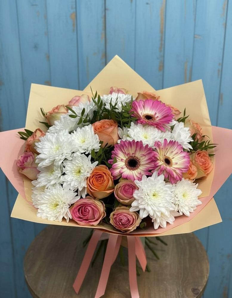Букет цветов из: Розы, Герберы и Хризантемы в Сингапай