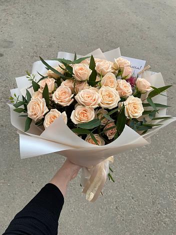 Букет Кремовые розы Латте в Сингапай