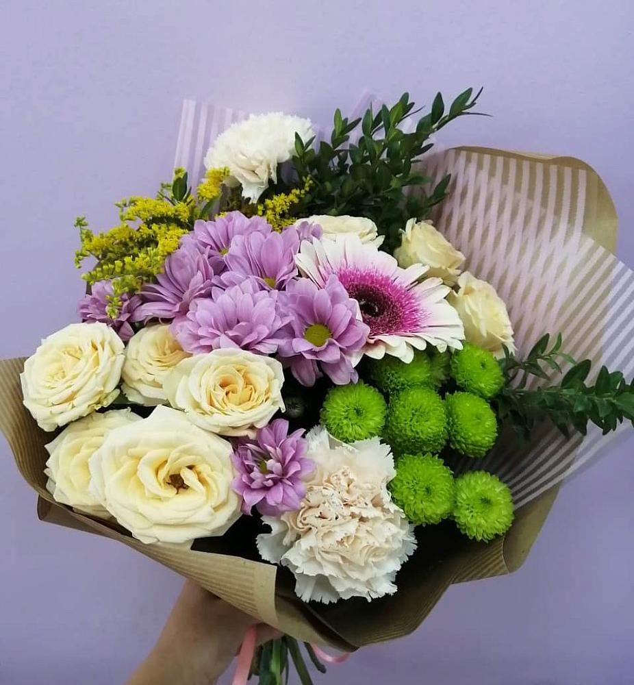 Букет цветов из: Хризантемы, Розы, Гвоздики и Герберы в Сингапай