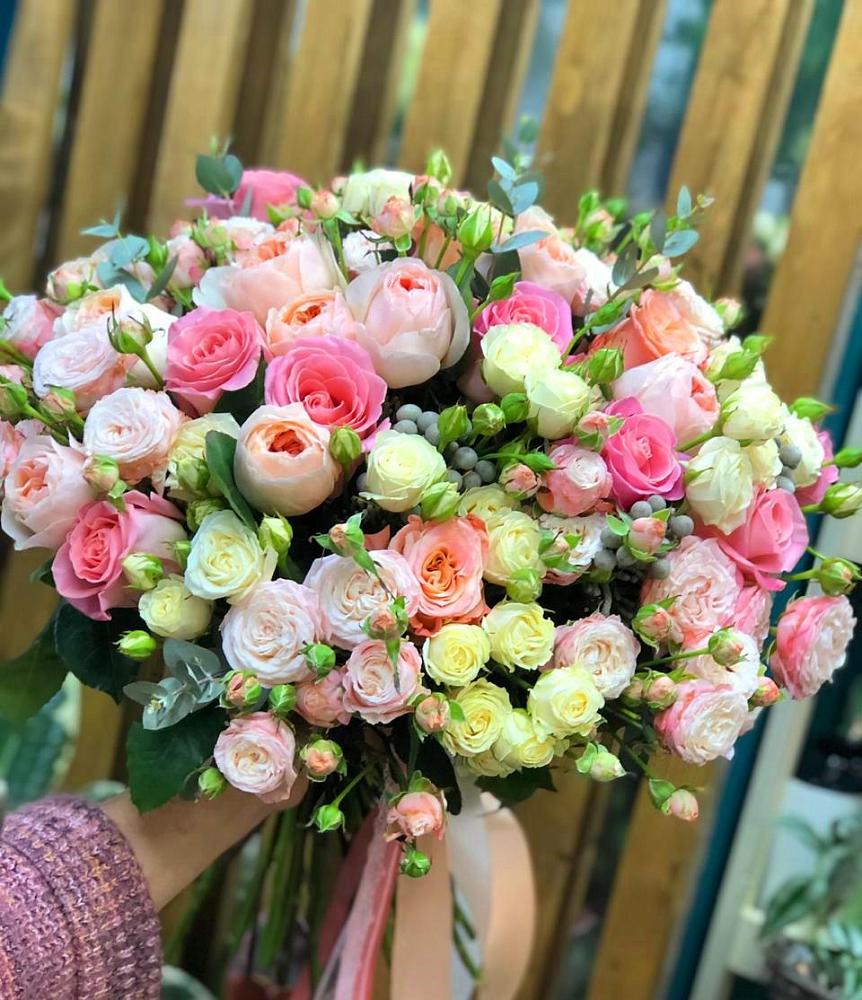 Букет цветов из: Розы в Сингапай