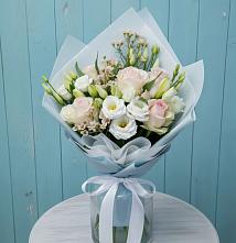 Букет цветов из:  Розы и Лизиантусы в Сингапай
