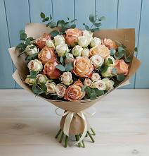 Букет цветов из:  Альстромерии и Розы в Сингапай